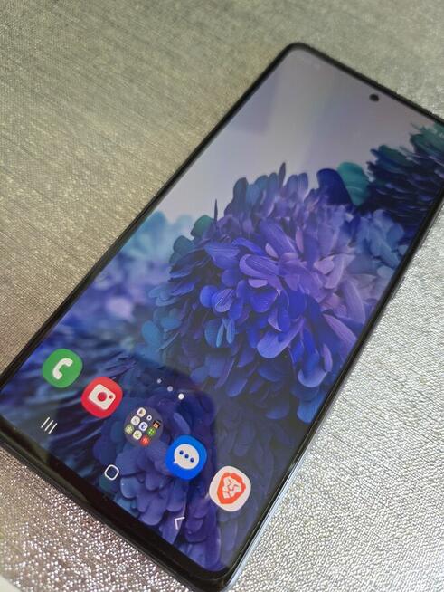 Samsung S20 FE 6/128 GB, świetny stan, zadbany, ZESTAW