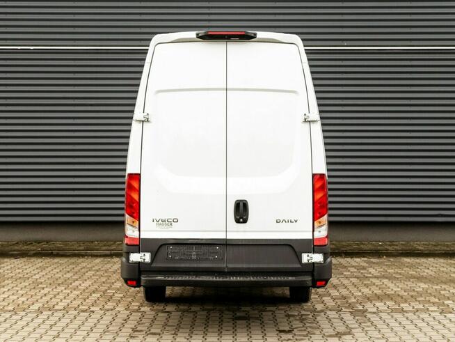 Iveco Daily 35S18A8H V Automat 18m3 L4H3 Brygada 7-os. Kamera Dostępny od ręki ! 2776zł