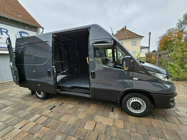 Iveco Daily 35S18A8H V 12m3 176KM Kamera Akt.Tempo. Komfort. Fotel Od ręki2078 zł