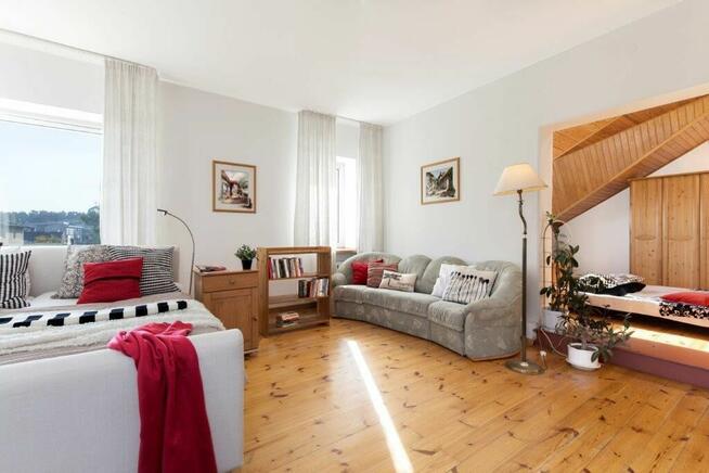 Dom Warszawa Wesoła, Sportowa