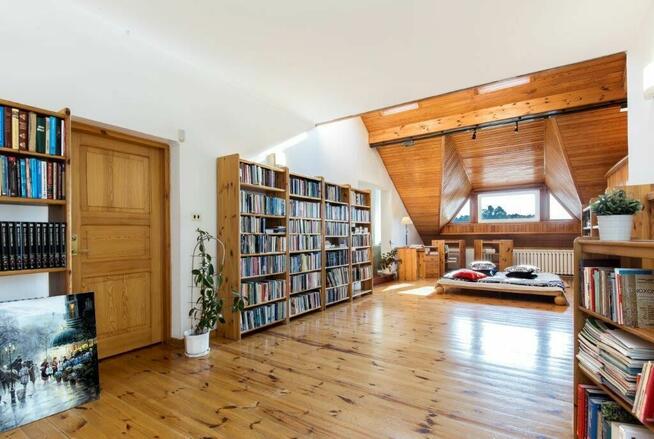 Dom Warszawa Wesoła, Sportowa