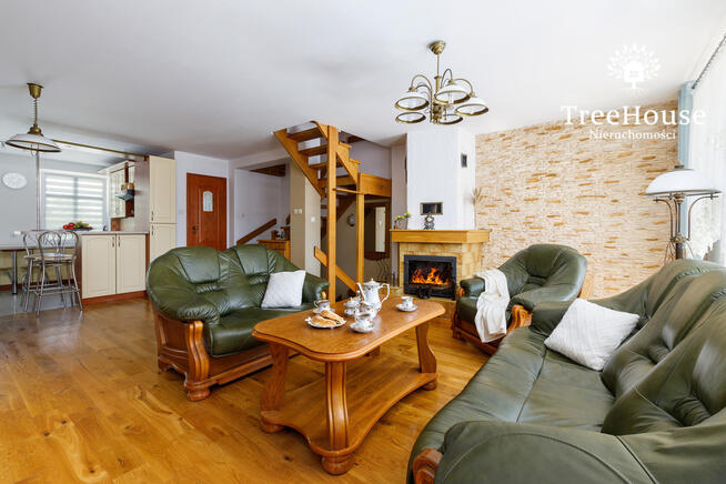 Dom szeregowy z lokalem usługowym w Reszlu