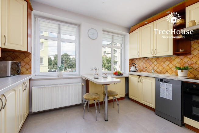 Dom szeregowy z lokalem usługowym w Reszlu