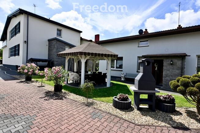 Dwa piękne domy na urokliwej działce