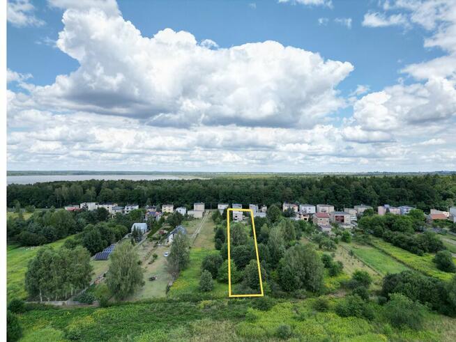 Dom w pobliżu jeziora i lasów.Duża działka 2461 m2