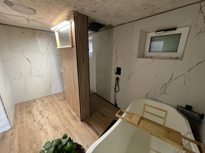 Dom w pobliżu jeziora i lasów.Duża działka 2461 m2