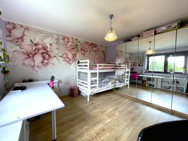 Dom w pobliżu jeziora i lasów.Duża działka 2461 m2