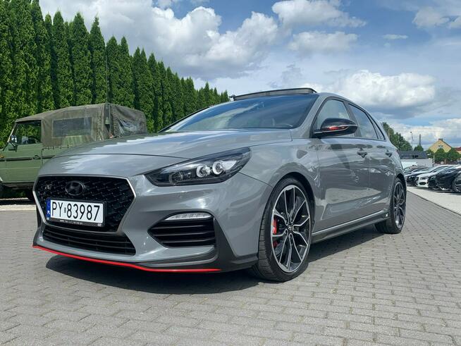 I30N Performance Szklany dach Grzane fot. Full LED