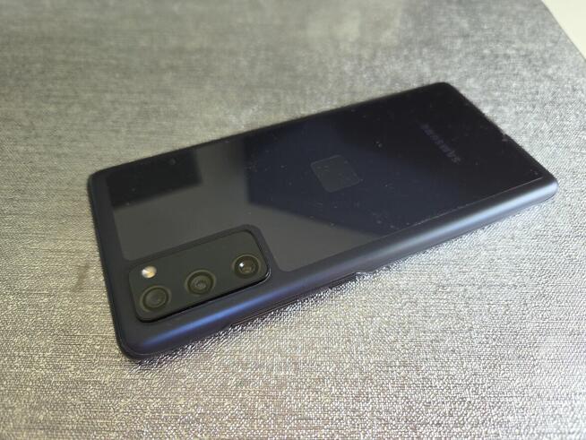 Samsung S20 FE 6/128 GB, świetny stan, zadbany, ZESTAW