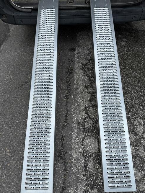 NAJAZDY RAMPY ZAŁADOWCZE 400kg składane, 1,95m z płetwą dług