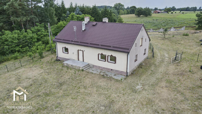 Wyjątkowe siedlisko na Warmii ze stawem – 1 ha