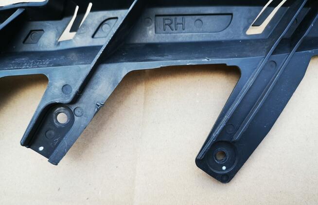 Ślizg lampy prawy przód Chevrolet Malibu IV 12-17 20809852