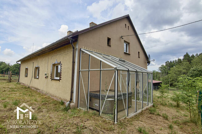 Wyjątkowe siedlisko na Warmii ze stawem – 1 ha