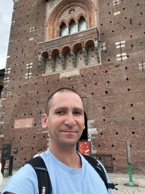 Uległy. Będę we Wrocławiu w weekend.