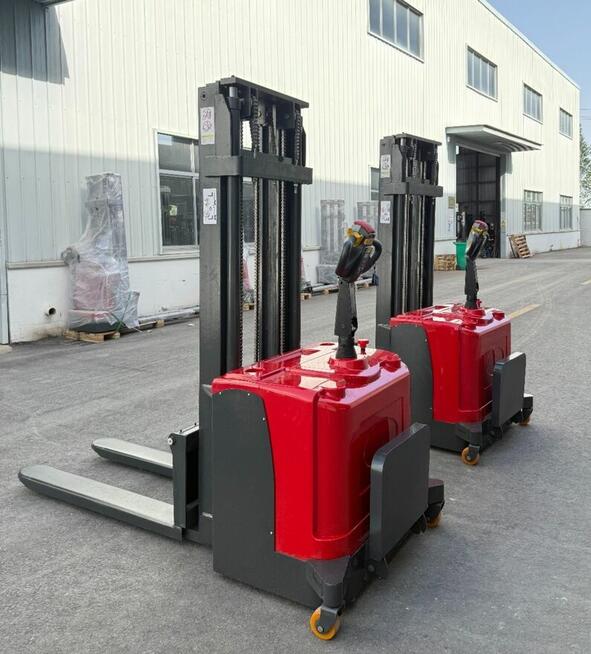 Nowy Wózek paletowy elektryczny z platformą 3 Tx4,5 M