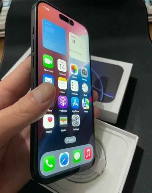 iPhone 14 Prax Laptop