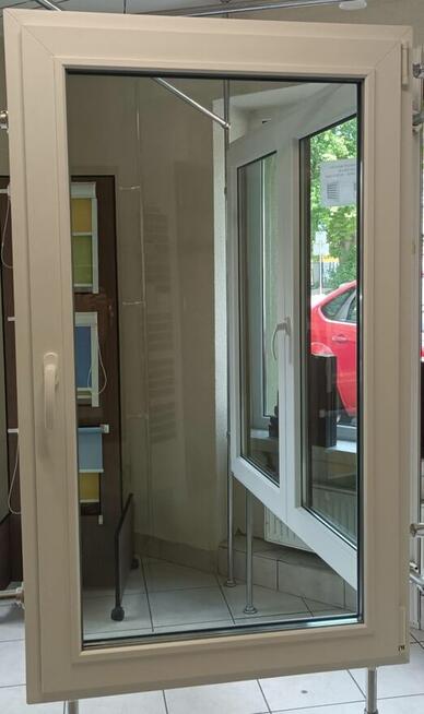 Okno powystawowe 85x142