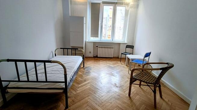 Duży pokój w świetnej lokalizacji – Żeromskiego 21
