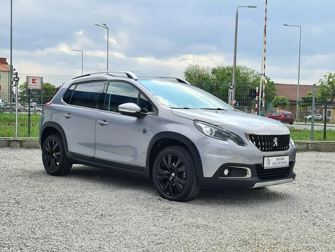 Peugeot 2008 Serwis SzklanyDach Navi PDC Kamera Półskóry GripControl Led Sensory