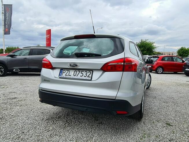 Ford Focus Serwisowany Navi PDC Klimatyzacja Sensory Tempomat Halogeny Wzorowy