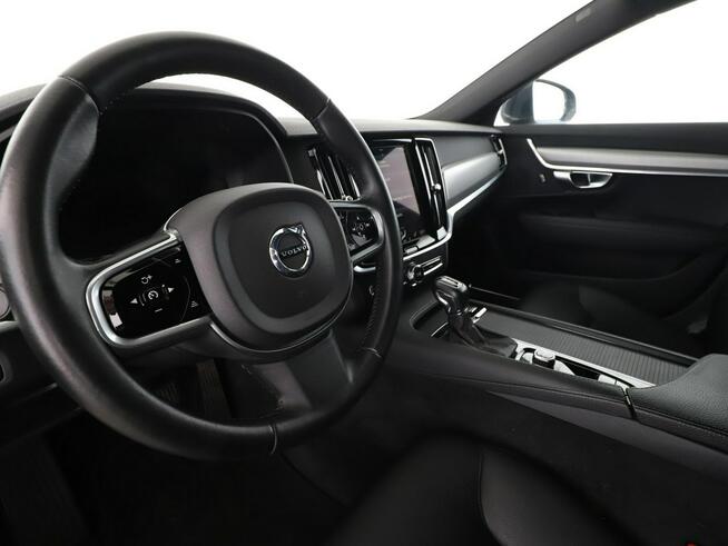 Volvo V90 automat full LED skóra navi el. sterowane i grzane fotele czujniki par