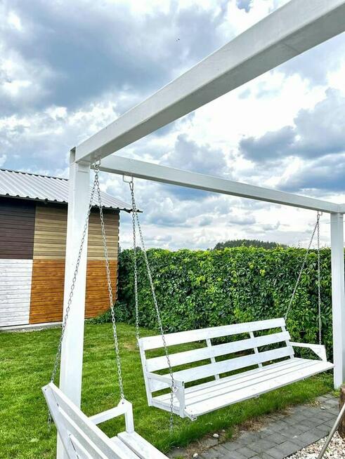 Ławki na stalowej ramie