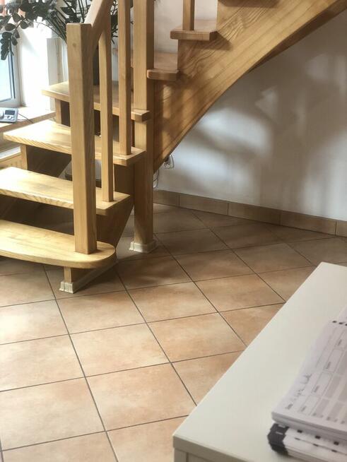 Wynajmę miejsce dla manikiurzystki w salonie fryzjerskim