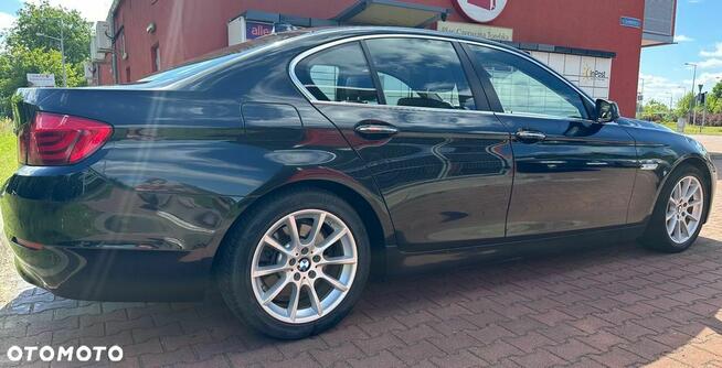 BMW Seria 5 528i xDrive Luxury Line