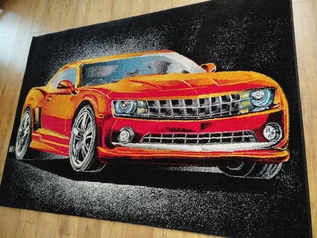 Dywan z motywem samochodu