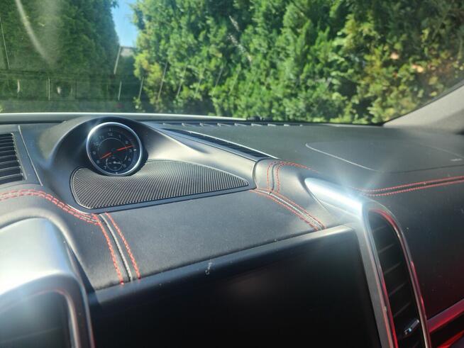 PORSCHE CAYENNE PLATINUM EDITION S