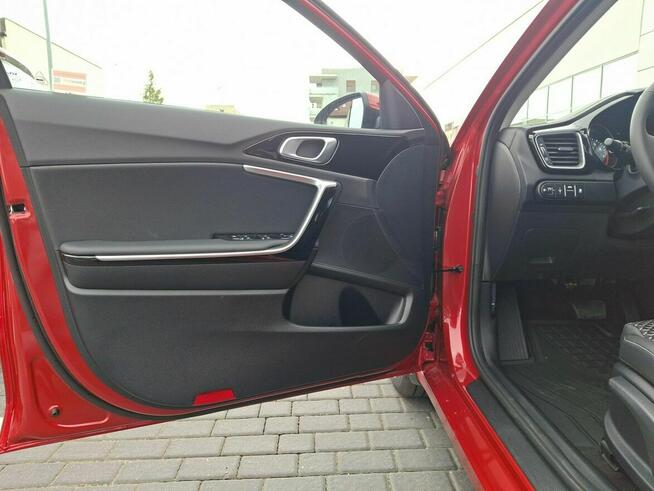 Kia Nowy Ceed FV23%/demo/tribute/automat/benzyna/140KM/serwisowany w ASO