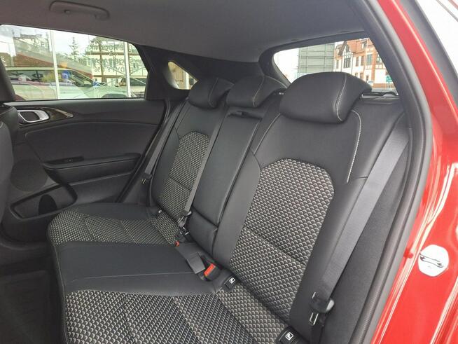 Kia Nowy Ceed FV23%/demo/tribute/automat/benzyna/140KM/serwisowany w ASO