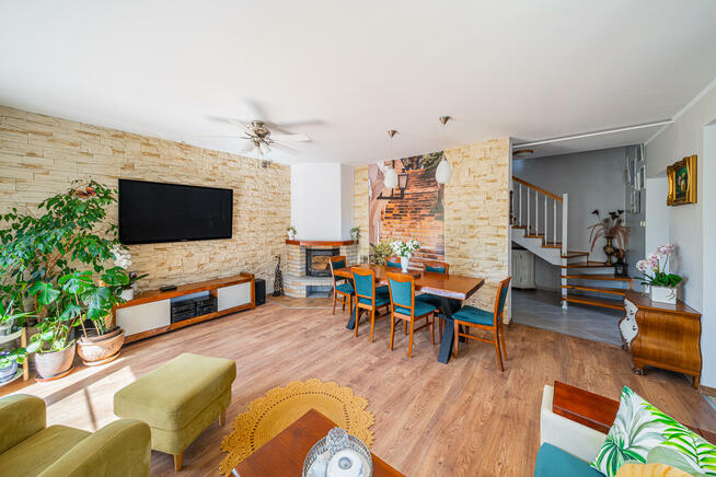 Dom Niekanin gm. Kołobrzeg, Radosna