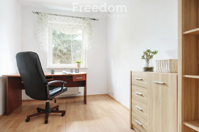 Dom na urokliwej działce + magazyn