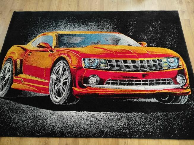 Dywan z motywem samochodu