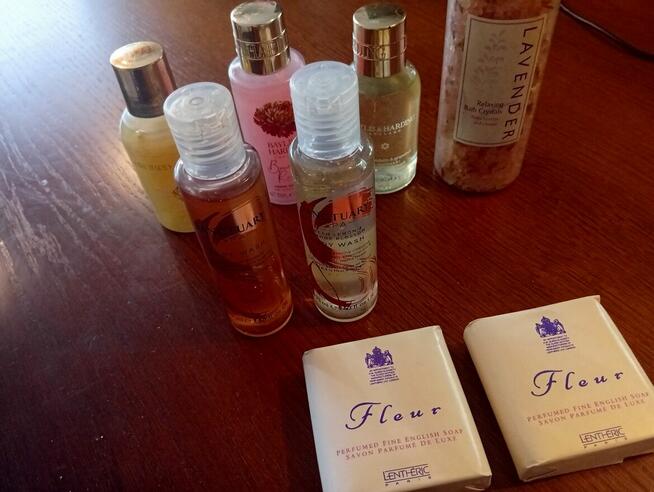 Żele pod prysznic mydełka zagraniczne .