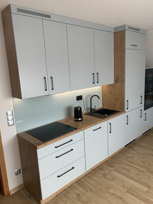 Meble na wymiar – styl, jakość, funkcjonalność