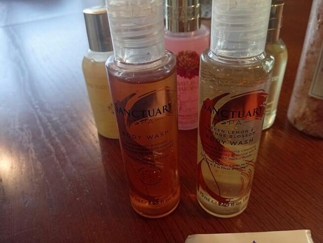 Żele pod prysznic mydełka zagraniczne .