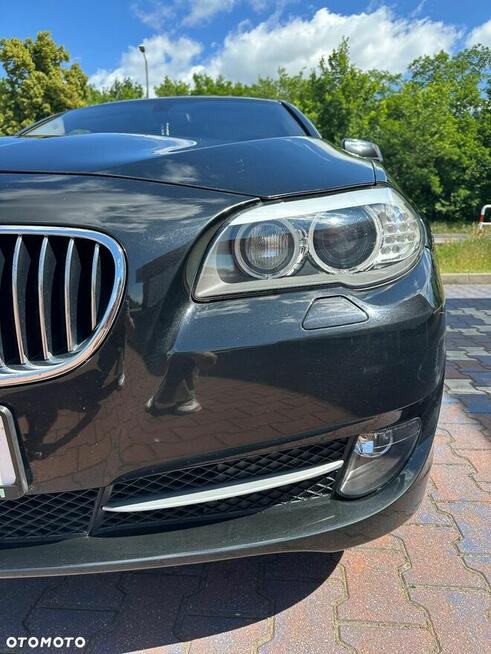 BMW Seria 5 528i xDrive Luxury Line