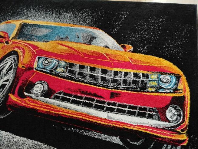 Dywan z motywem samochodu