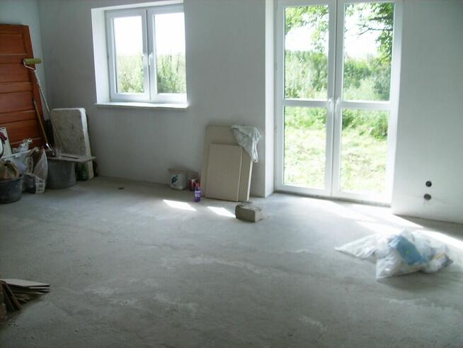 Dom drewniany do remontu na działce po lasem ,prąd ,woda