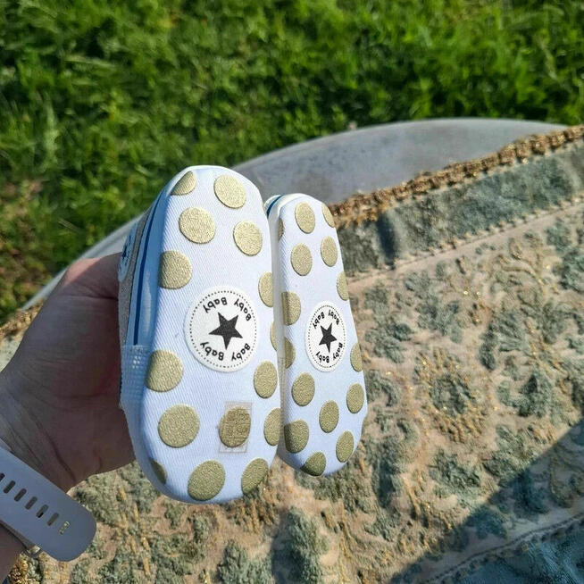 Złote buciki glamour Miękkie, stylowe, idealne na prezent dl