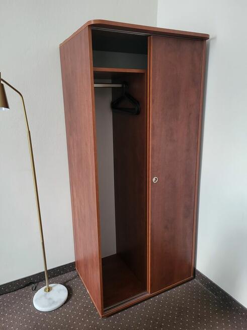 Używane meble hotelowe w dobrej cenie - okazja