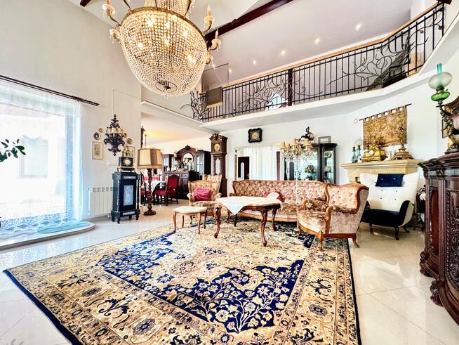 Unikatowy dom z dużą działką w zielonej okolicy