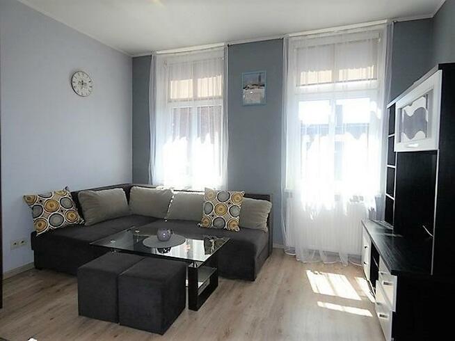 Wynajmę jasną kawalerkę w centrum, Mickiewicza 19