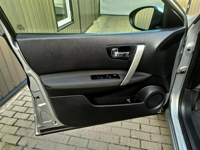 Nissan Qashqai 2.0 Benzyna Automat Klimatronic Zarejestrowany