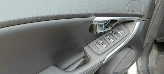 Volvo V40 Cross Country 2.0 T4 Summum AWD,180 KM,automat,mały przebieg,serwisowany