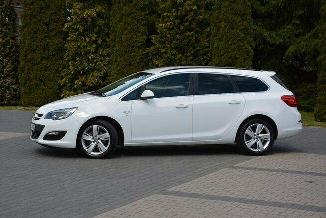 Opel Astra 1.4T(140KM) Lift Ledy Duża Navi pół-skóry 2xParktr. Chromy Alu 17