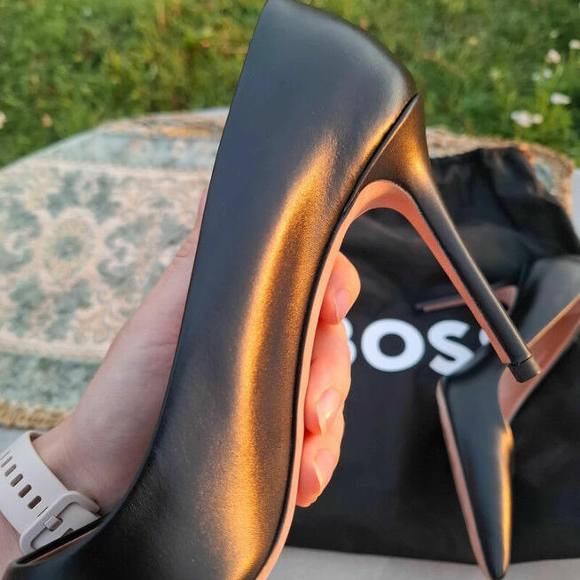 Szpilki BOSS skóra naturalna czarne r. 41 | nowe | klasyka p