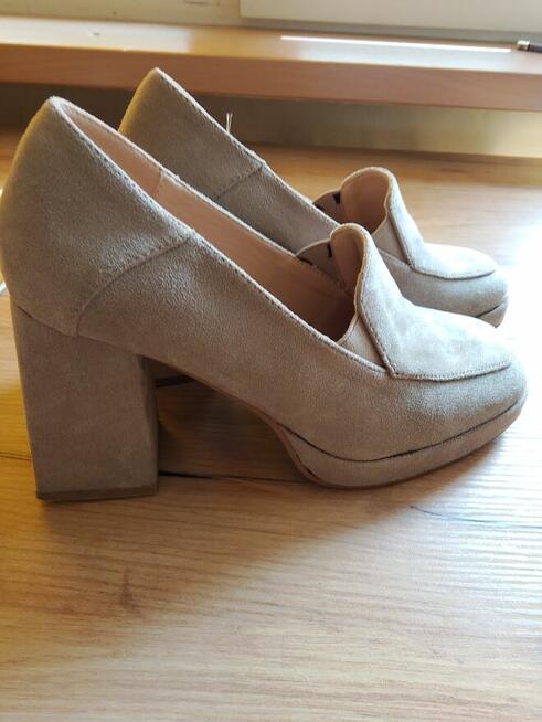 Sprzedam buty damskie na obcasie
